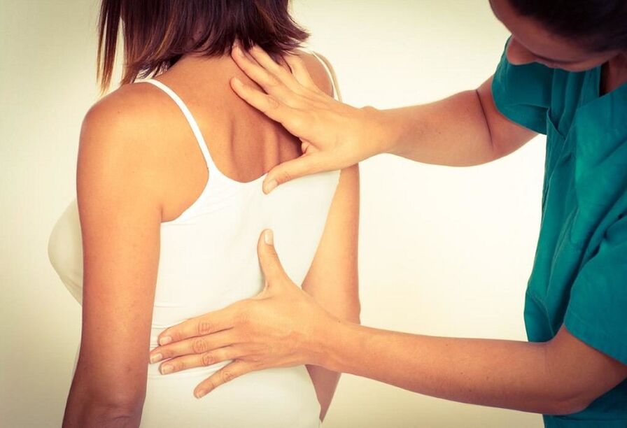 ayewo nipasẹ alamọja fun osteracoochondrosis tracurosis